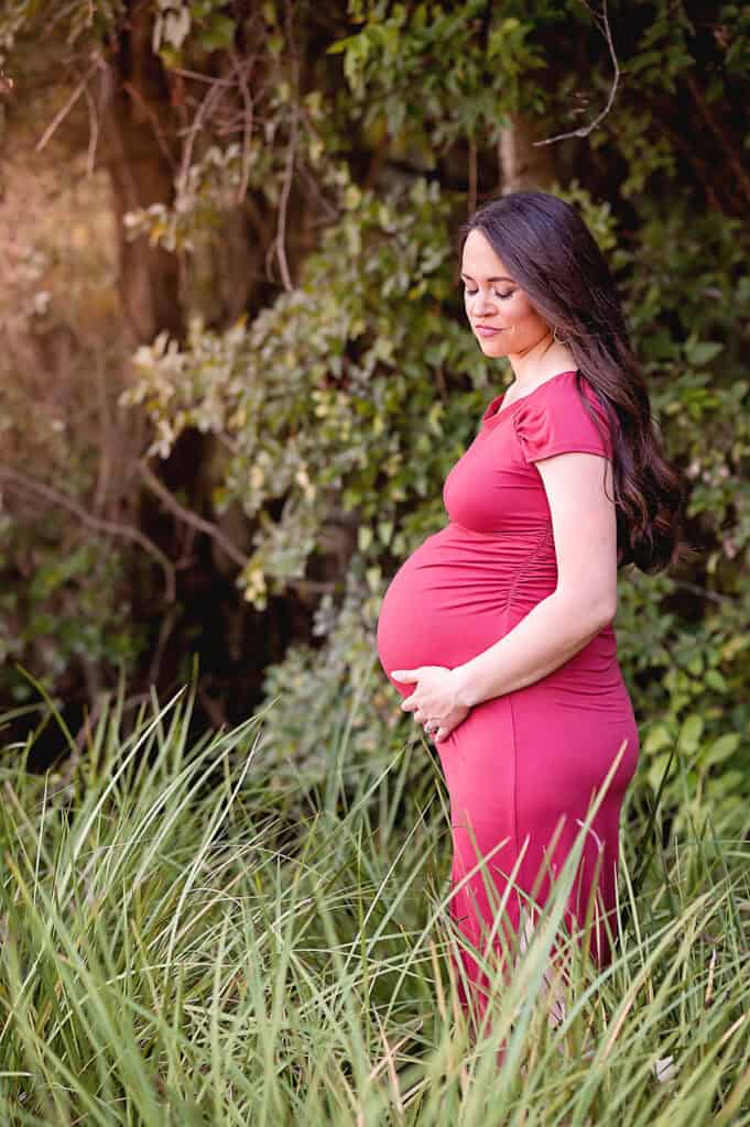 maternity photos timing 