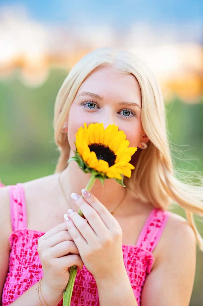 senior session ideas with flowers