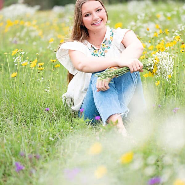 senior photos ideas with flowers