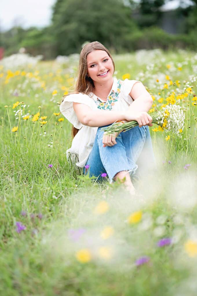 senior photos ideas with flowers